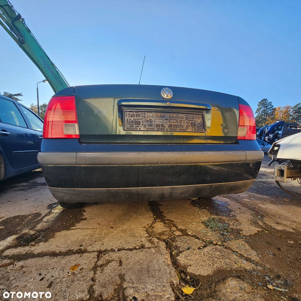 zderzak tył  / zderzak tylny /  Volkswagen Passat B5 - 1