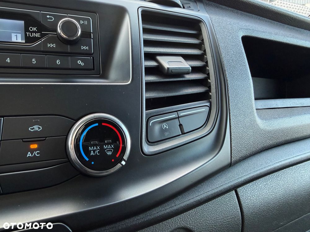Ford Transit - 25