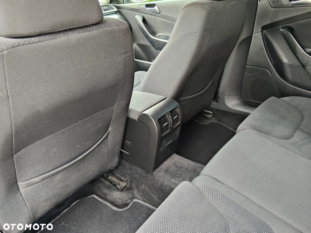 Volkswagen Passat 2.0 TDI DPF Comfortline - 17