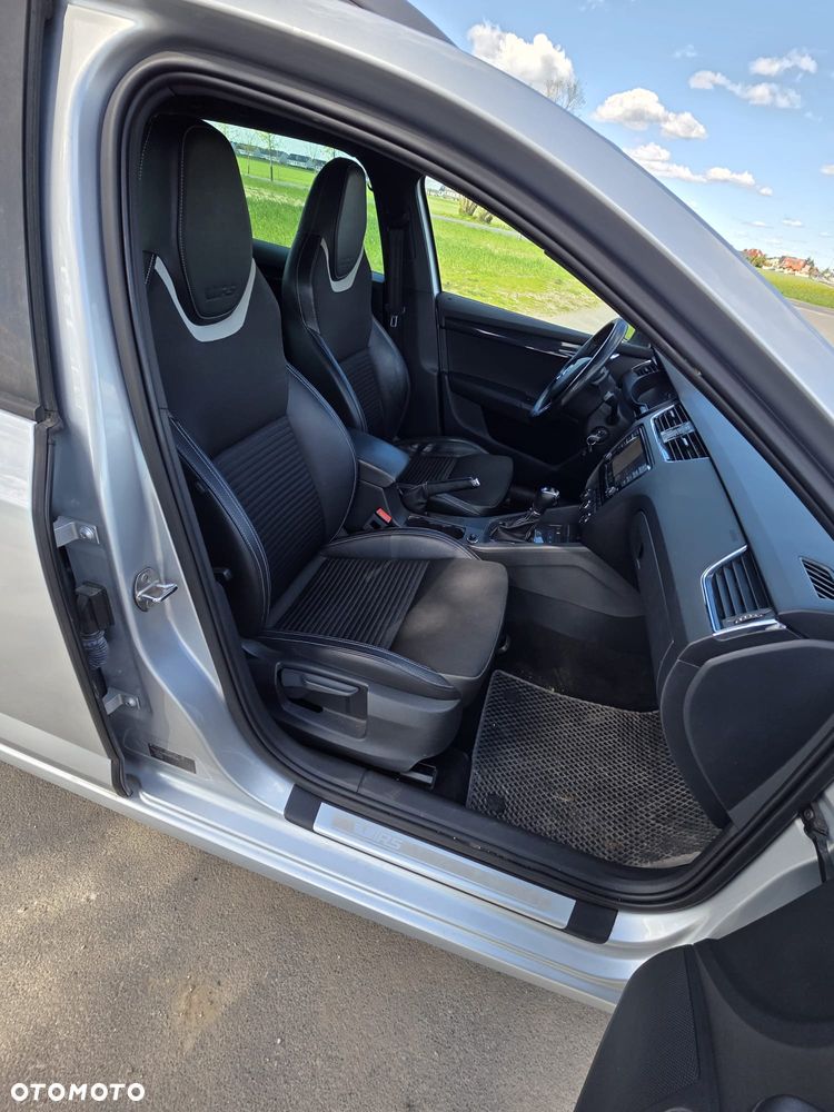 Skoda Octavia 2.0 TDI DSG RS - 12