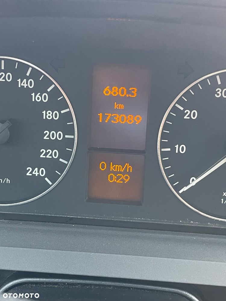 Mercedes-Benz Klasa A 150 Avantgarde Polar Star - 22