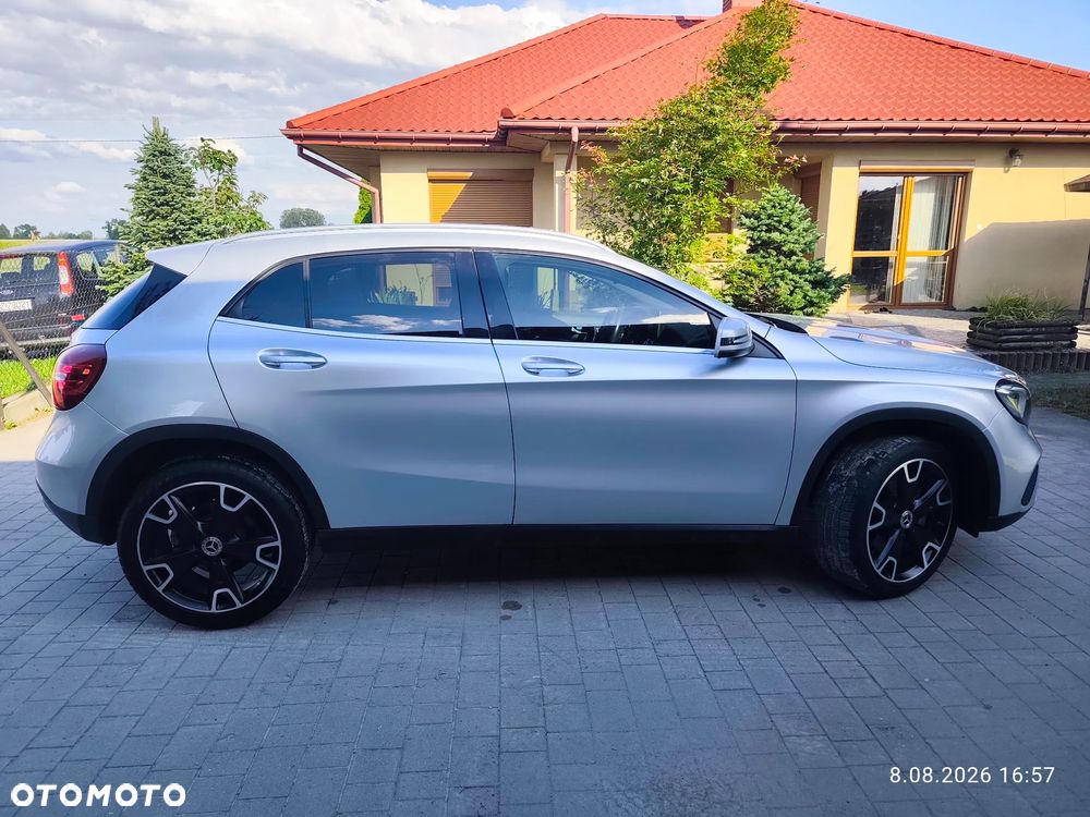 Mercedes-Benz GLA 250 7G-DCT - 3