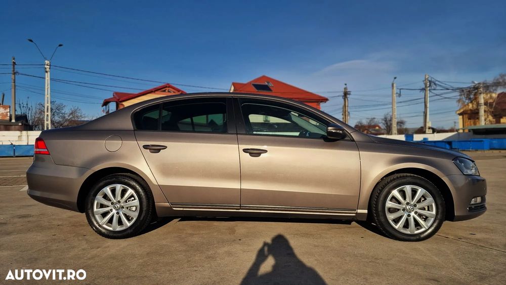 Volkswagen Passat 1.6 TDI DPF BlueMotion Technology Comfortline - 21