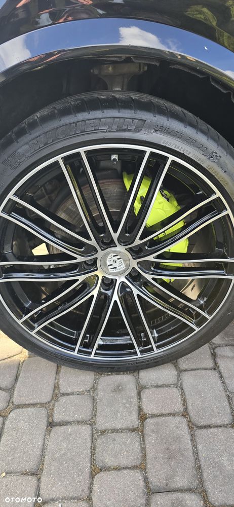 Porsche Cayenne - 25