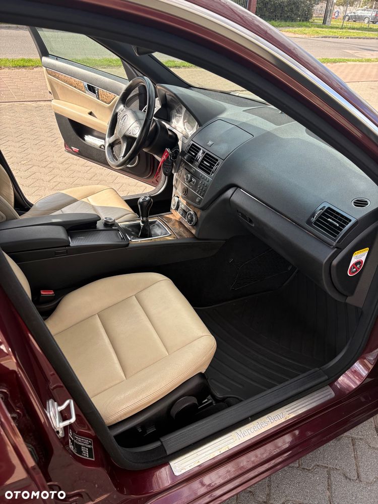 Mercedes-Benz Klasa C 220 CDI Avantgarde - 9