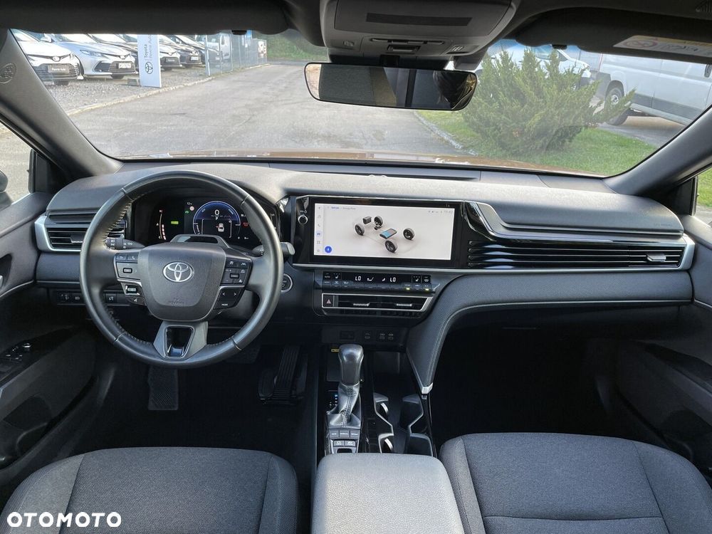 Toyota Camry - 13