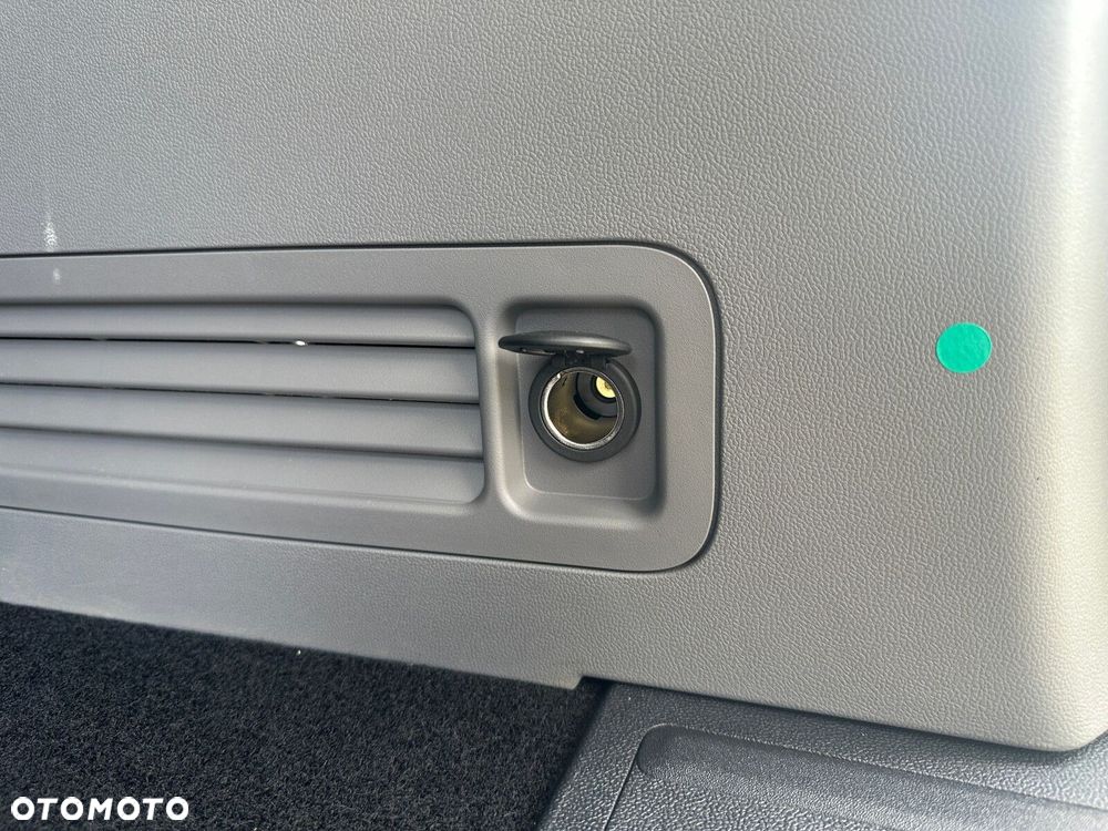 Volkswagen Nowa Caravelle Caravelle Style silnik: 2,0 l TDI 170 KM / skrzynia biegów: 8-biegowa automatyczna rozstaw osi: 3500 mm - 30