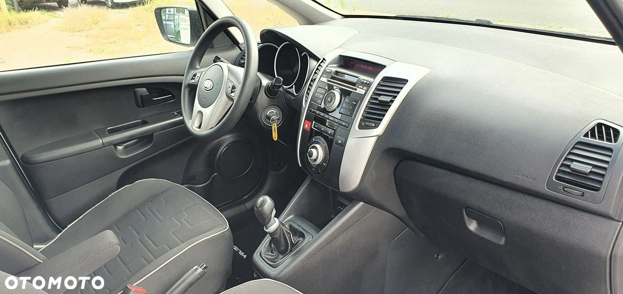 Kia Venga - 9