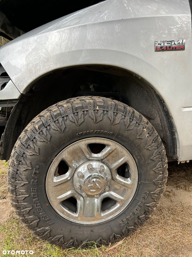 Dodge RAM - 6