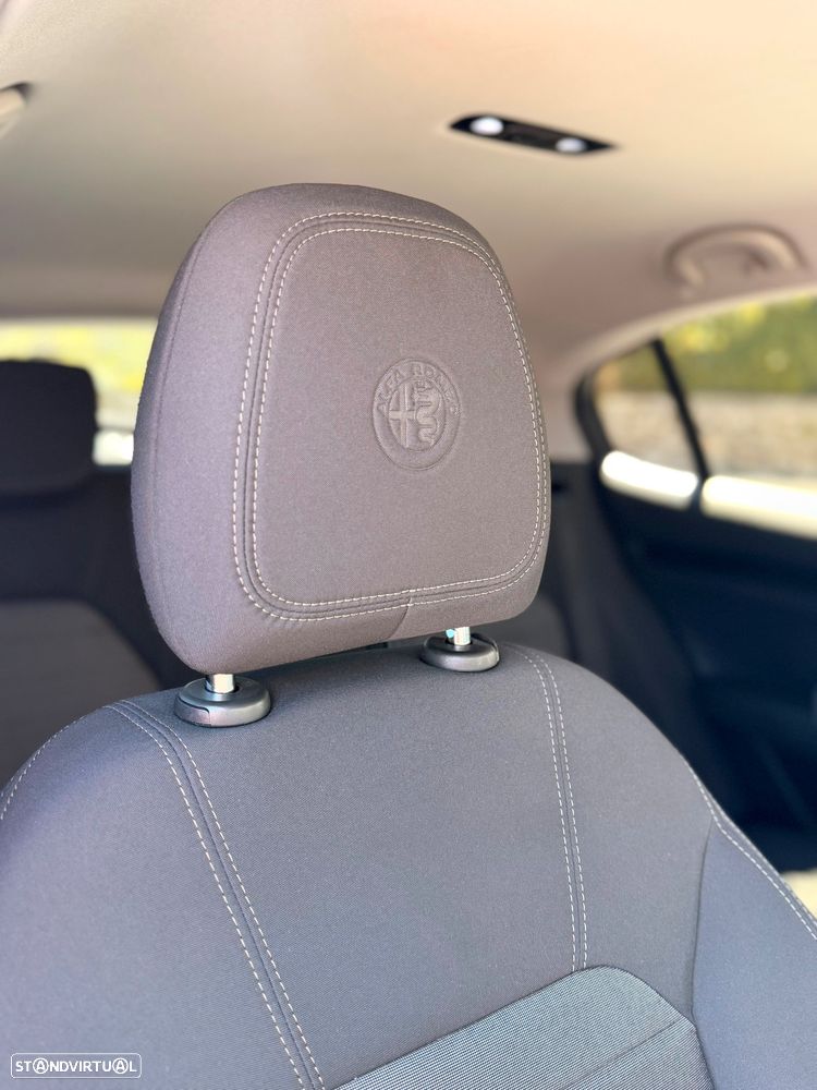 Alfa Romeo Stelvio 2.2 16V AT8 - 14