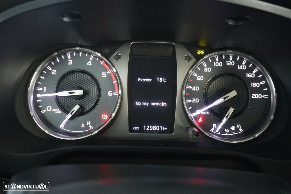 Toyota Hilux 2.4 D-4D 4WD CD CM - 19