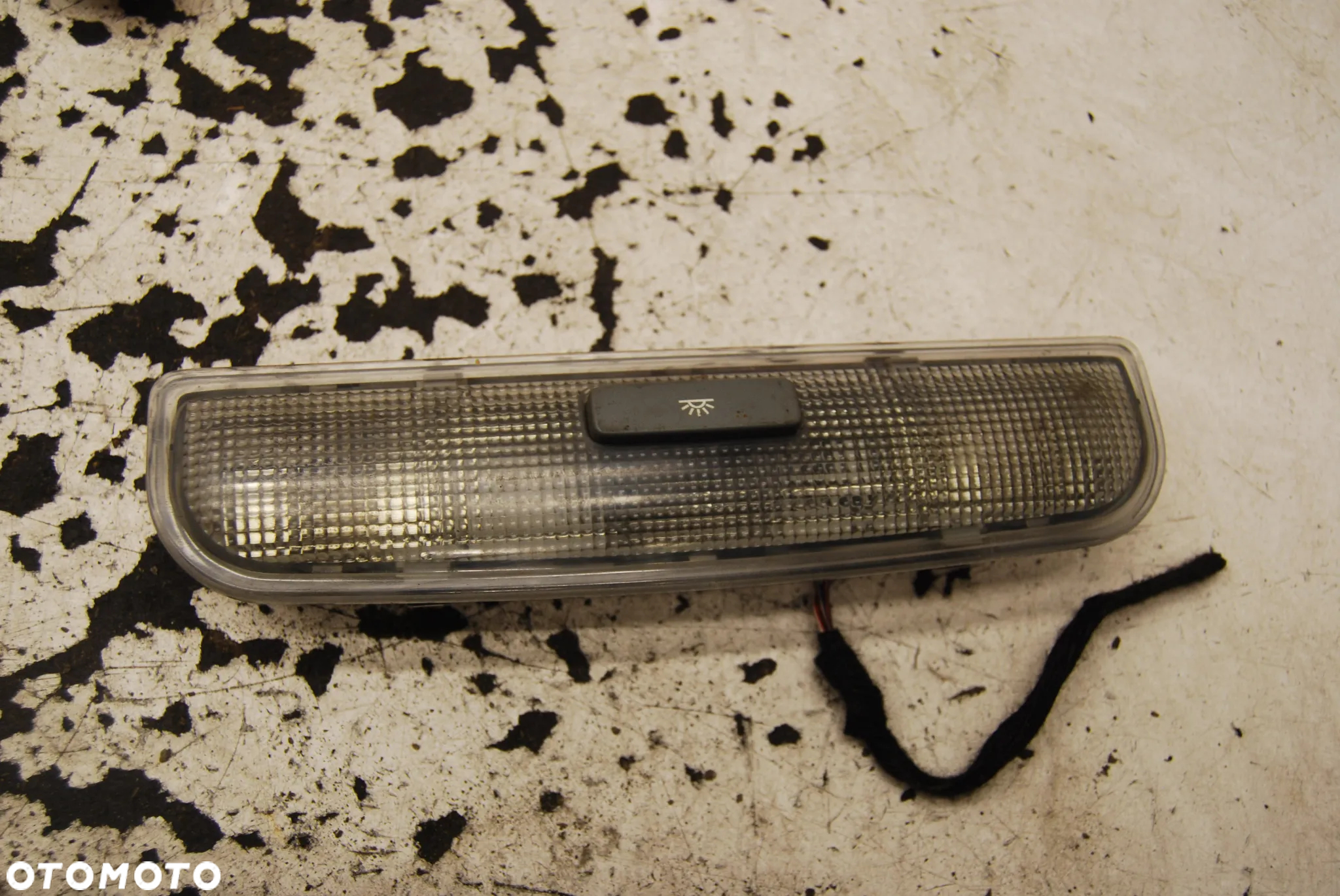 LAMPKA OŚWIETLENIA KABINY TYŁ 8P0947111A AUDI A4 B7 A3 8P - 4