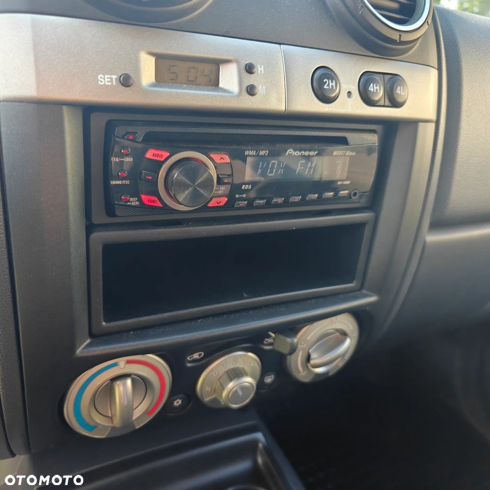 Isuzu D-Max 2.5d DC LS - 7