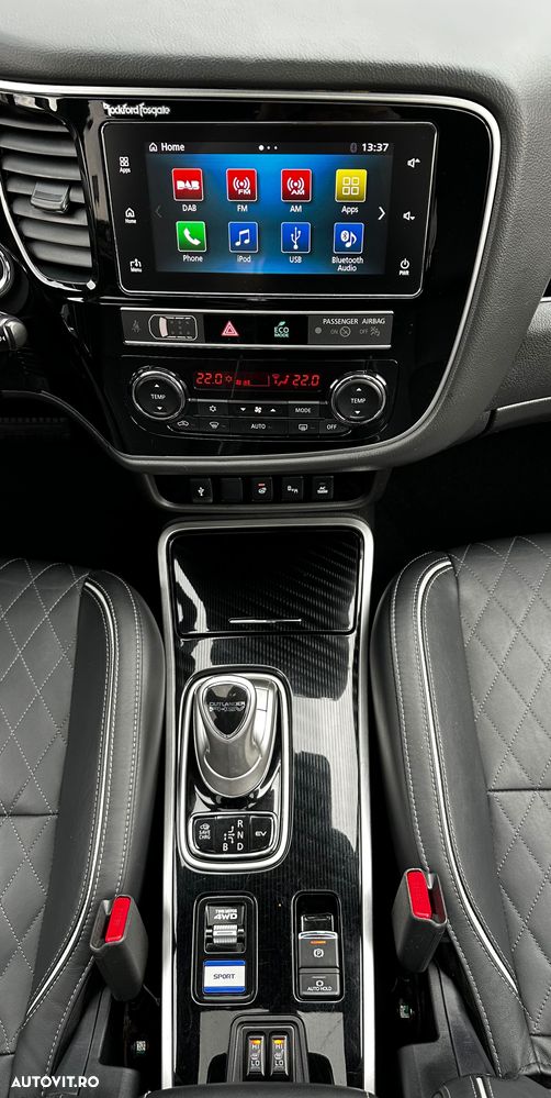 Mitsubishi Outlander 2.4 4WD Top - 24