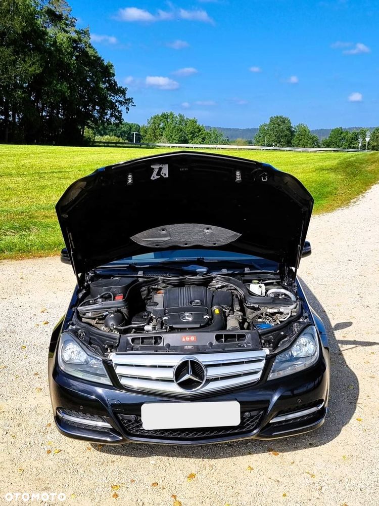 Mercedes-Benz Klasa C 180 BlueEFFICIENCY 7G-TRONIC Avantgarde - 4