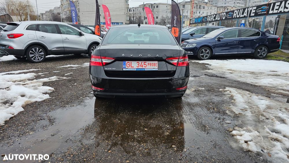 Skoda Superb 2.0 TDI DSG Premium Edition - 6