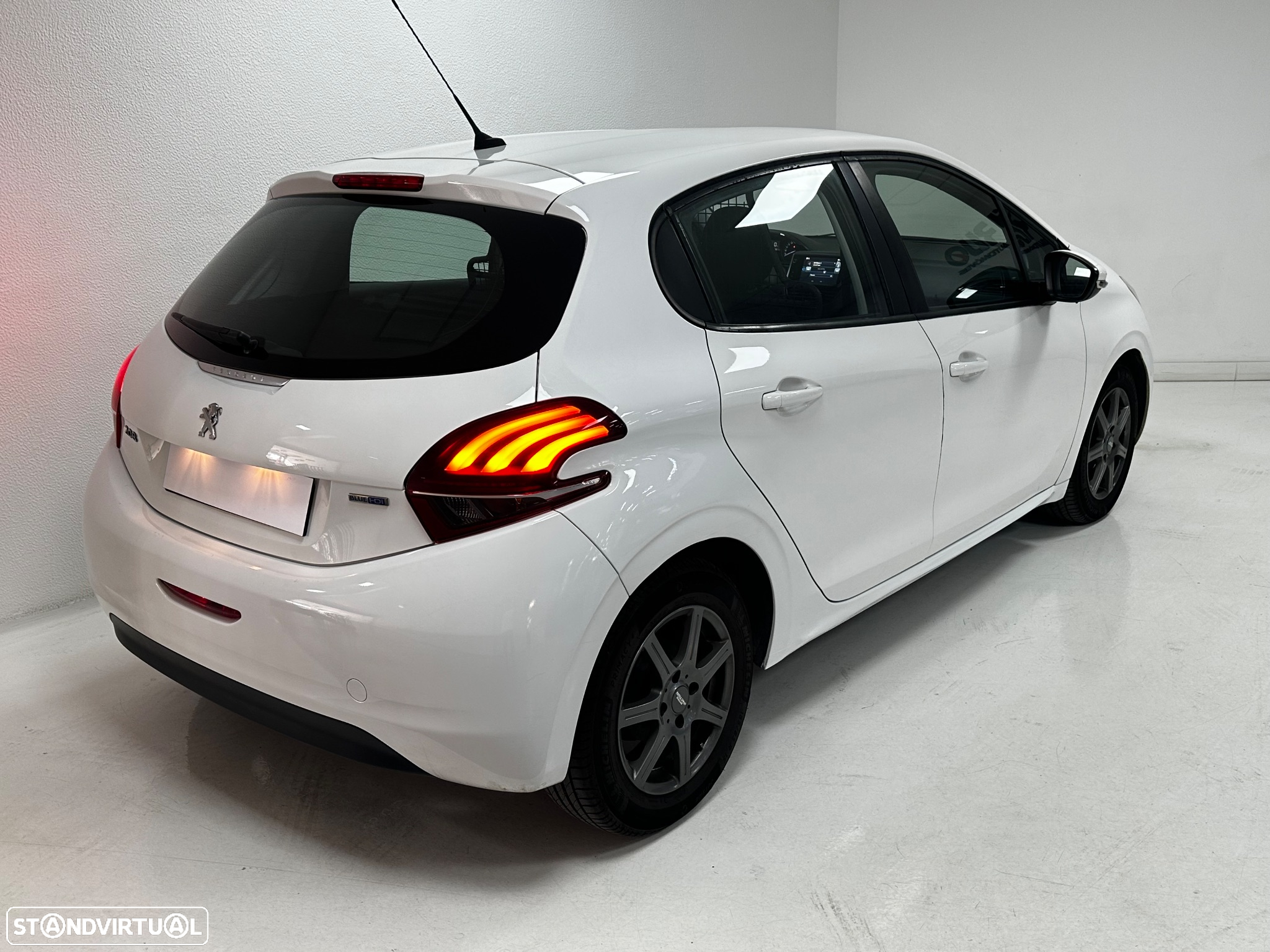 Peugeot 208 XA 1.6 Hdi - 3