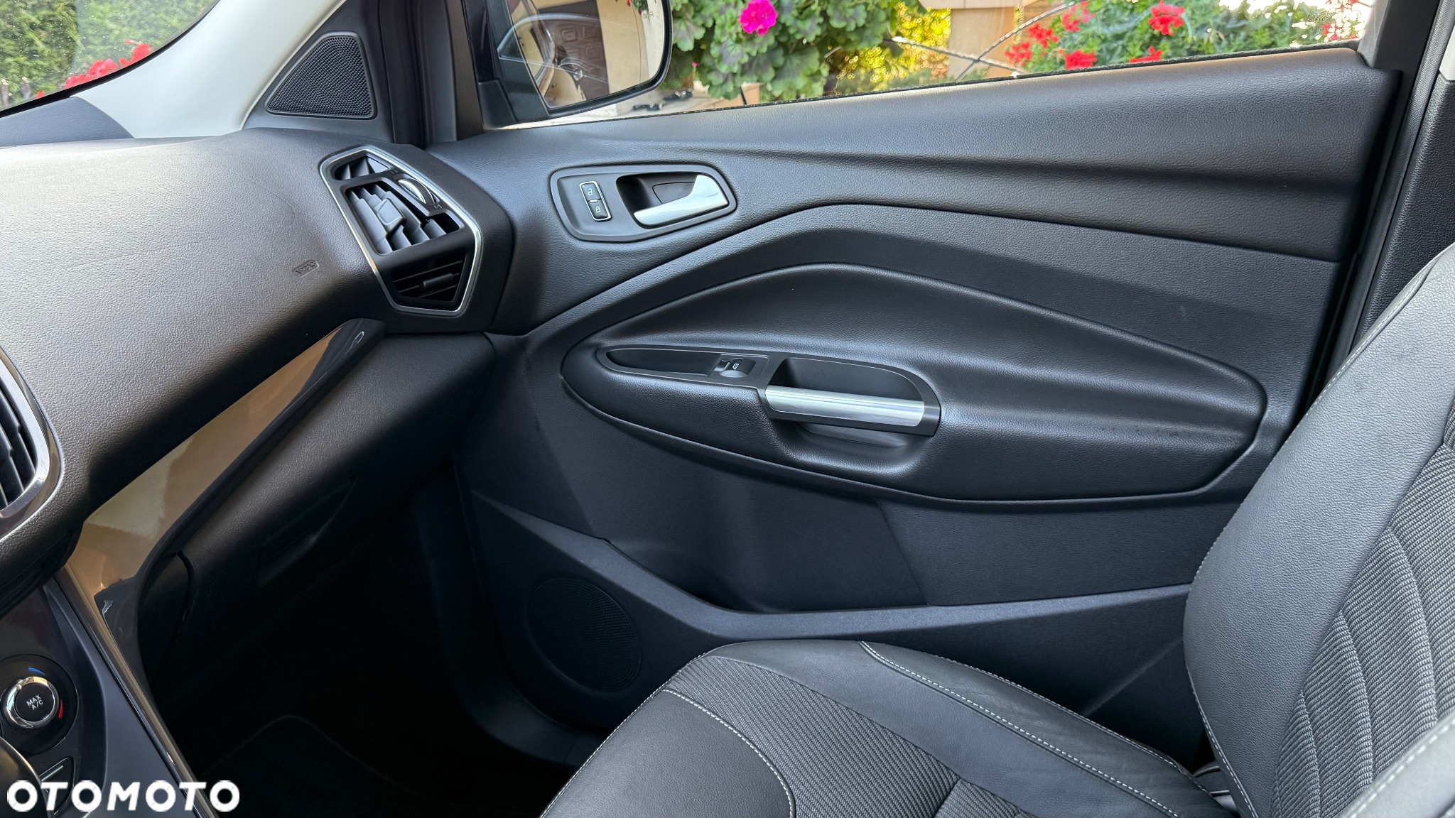 Ford Kuga 2.0 TDCi 4WD Titanium Plus - 30