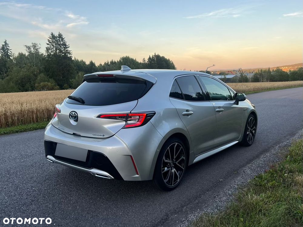 Toyota Corolla 2.0 Hybrid Executive - 9