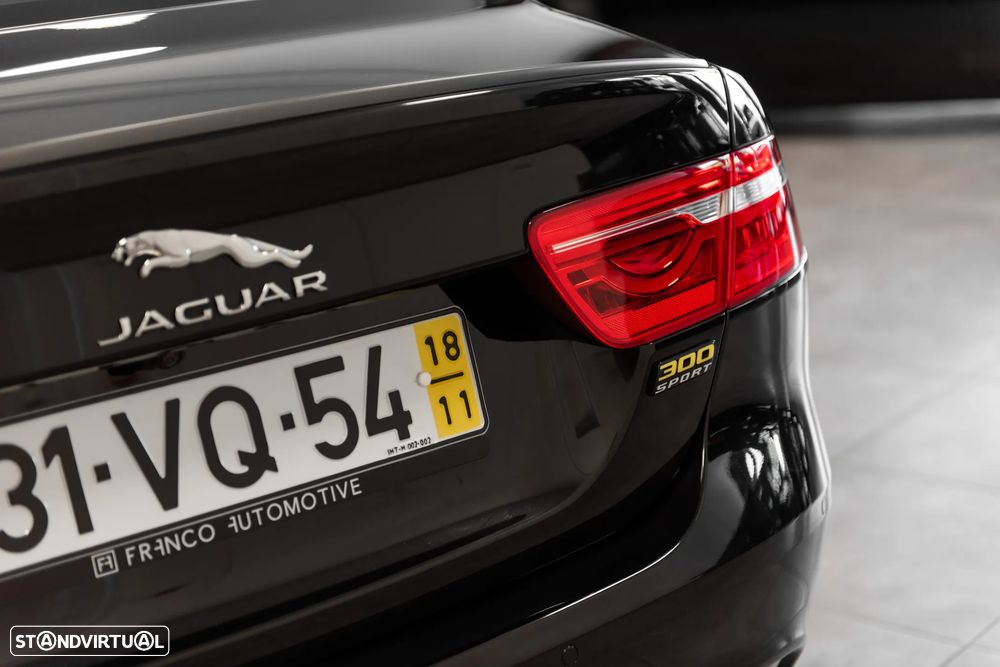 Jaguar XE 2.0 i4 R-Dynamic HSE AWD - 6