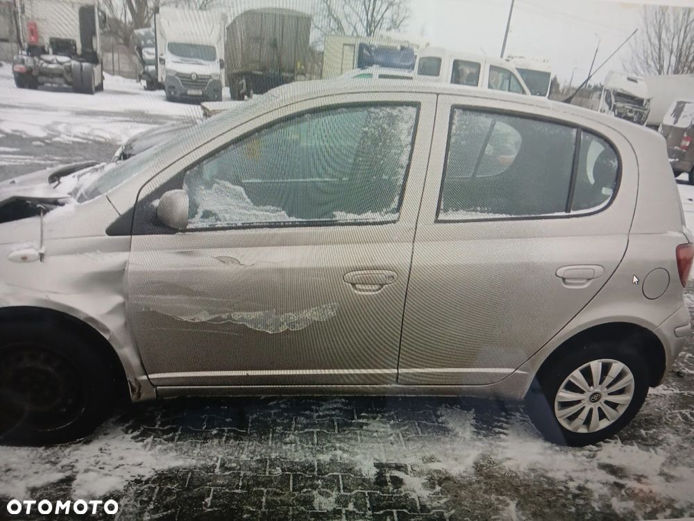 toyota yaris I 1d2 maska zderzak lampa grill błotnik drzwi zbiornik paliwa szyba lusterko - 1