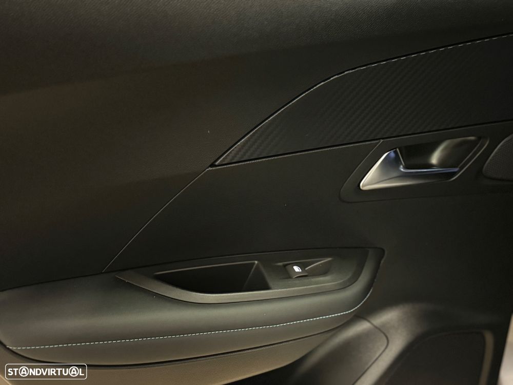 Peugeot 2008 1.2 PureTech Allure Pack EAT8 - 13