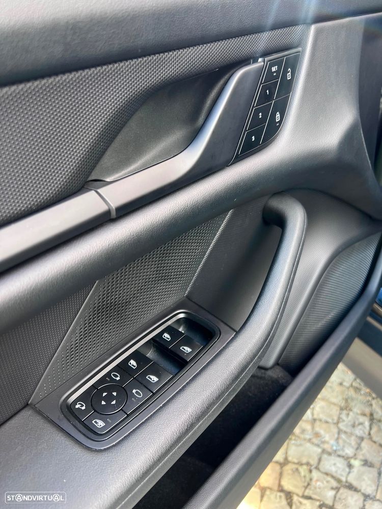 Porsche Taycan Sport Turismo Standard - 24