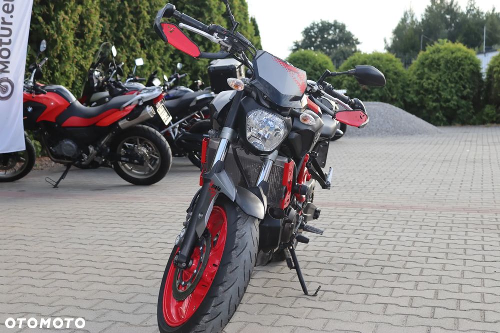 Yamaha MT - 8