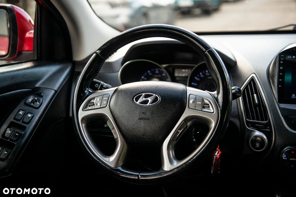 Hyundai ix35 1.6 2WD Fifa World Cup Edition - 32