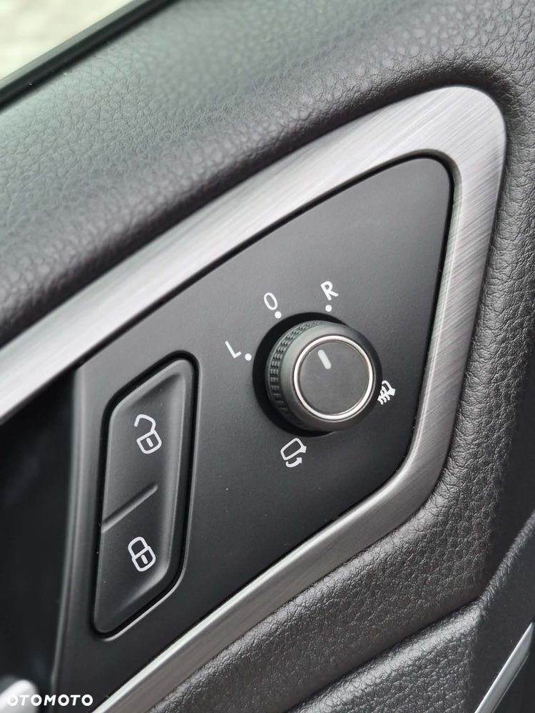 Volkswagen Golf - 30