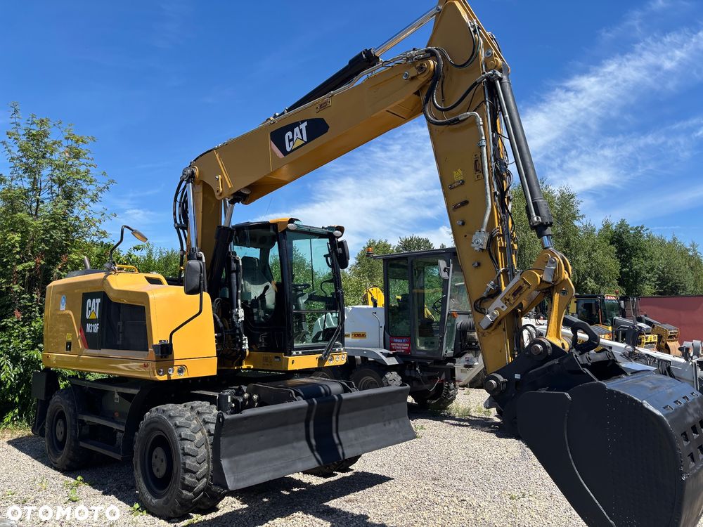 Caterpillar CAT M318F ROK 2019 PODPORY PLUG 1 WLASCICIEL - 1