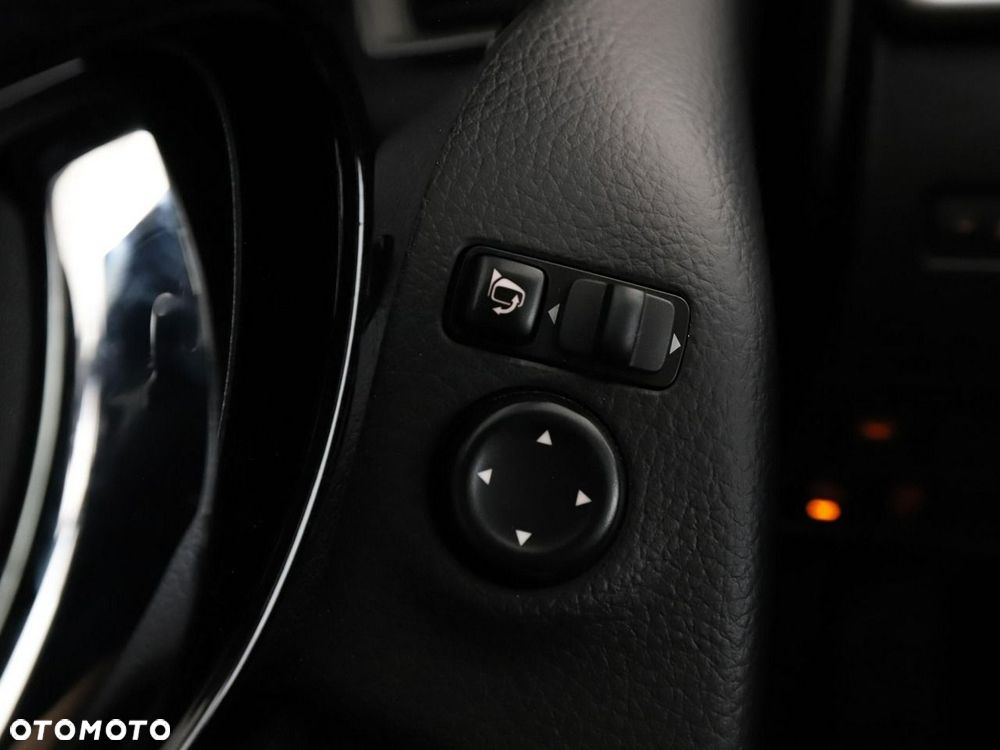 Nissan Qashqai 1.6 DIG-T N-Connecta - 35