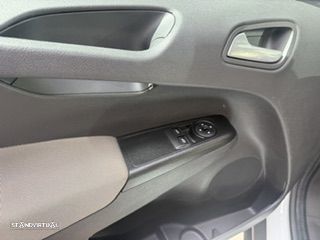 Ford Tourneo Courier 1.0 EcoBoost Ambiente - 16