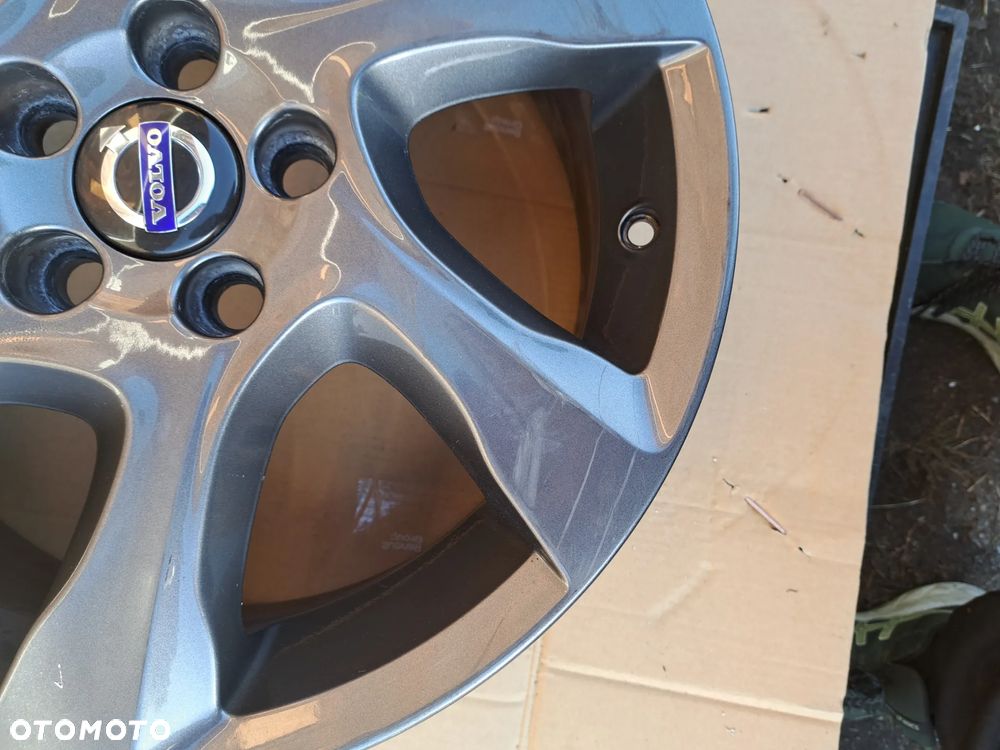 Felga aluminiowa Volvo V40 Cross Country 17 Cali 7.0Jx17H2 ET 50 Larenta 31381674 31399149 1x Alufelge Felge Wheel - 5