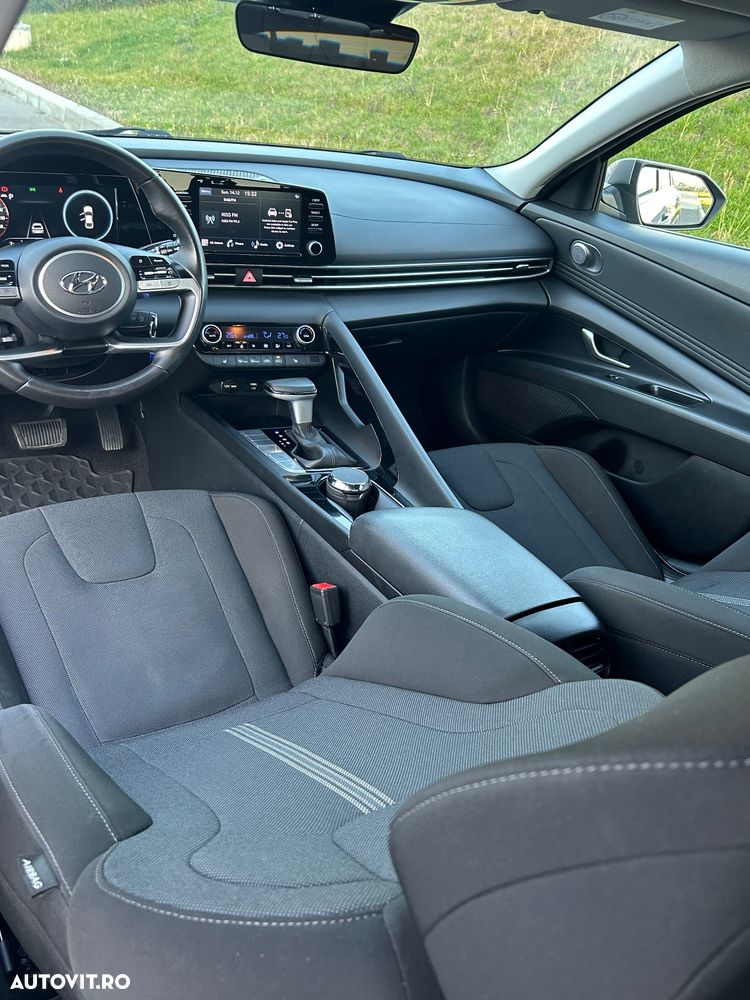 Hyundai Elantra 1.6 l 123 CP CVT Highway - 6