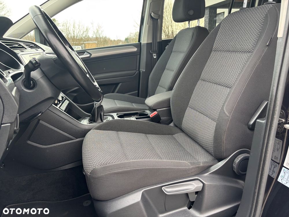 Volkswagen Touran - 14