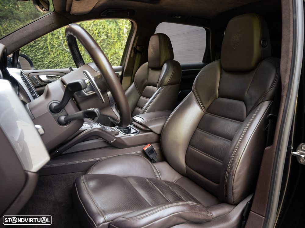 Porsche Cayenne S - 17