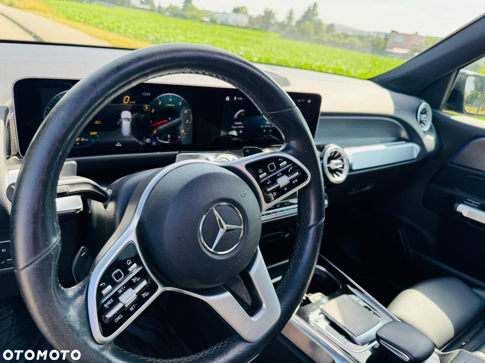 Mercedes-Benz GLB 250 4Matic 8G-DCT - 15