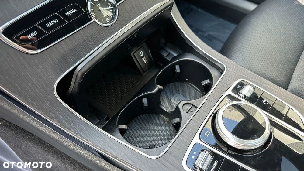 Mercedes-Benz Klasa C 300 9G-TRONIC AMG Line - 16