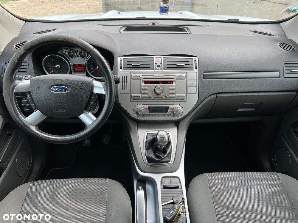 Ford Kuga - 10