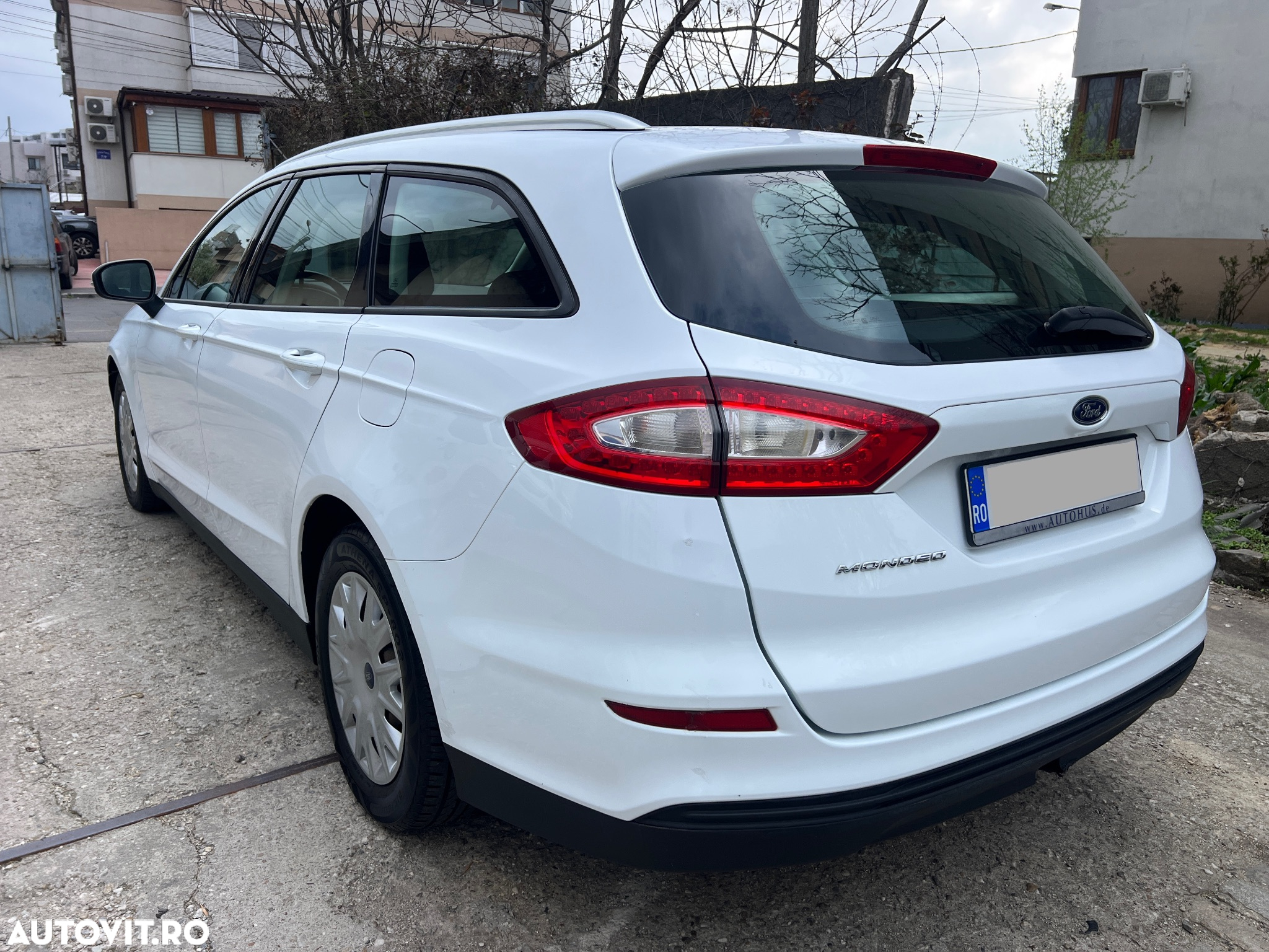 Ford Mondeo 2.0 TDCi Trend - 10