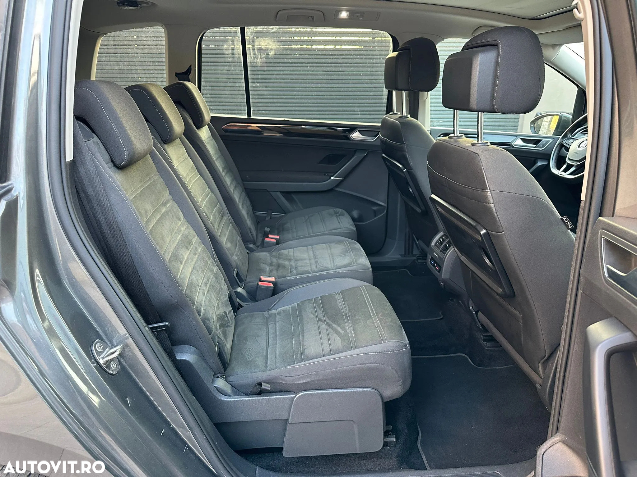 Volkswagen Touran 1.6 TDI SCR BlueMotion Technology Comfortline - 17