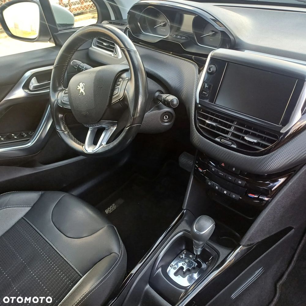 Peugeot 2008 - 11