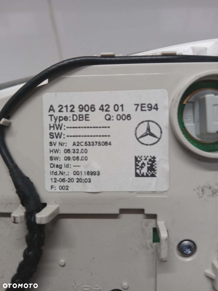 LAMPKA OŚWIETLENIA KABINY LAMPA PODSUFITÓWKI MERCEDES E-KLASA W212 A2129064201 - 3
