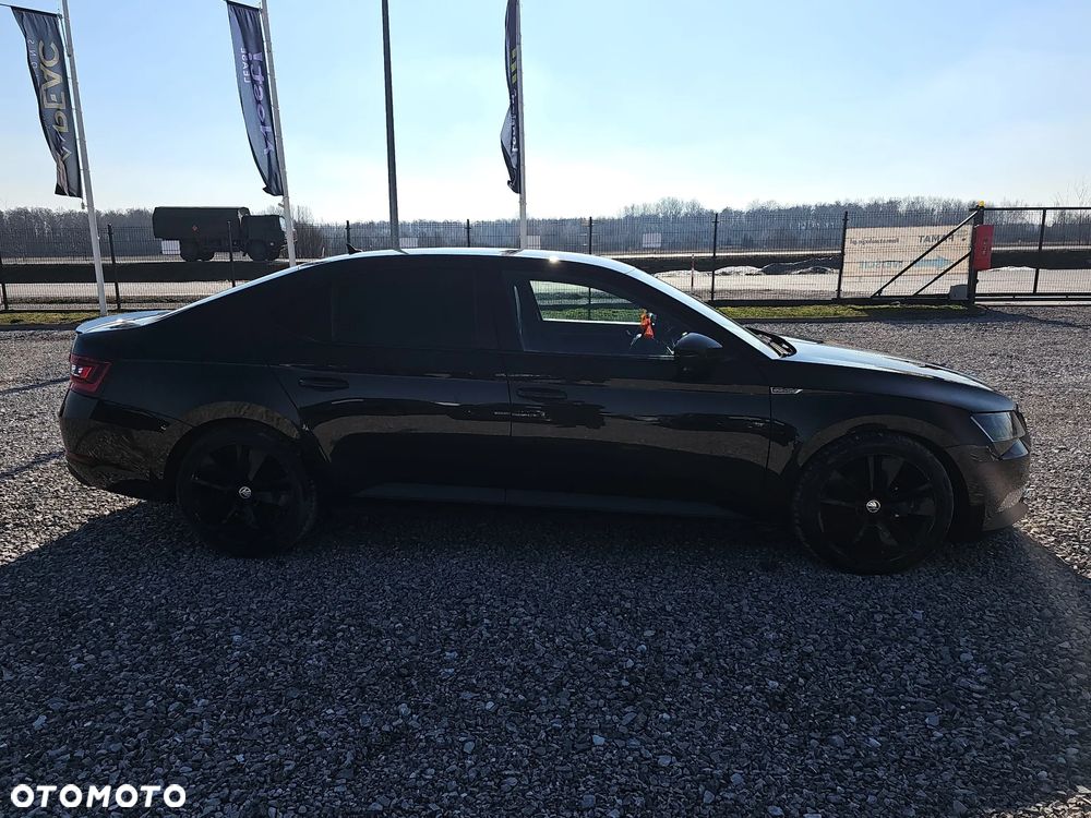 Skoda Superb 2.0 TDI Sportline DSG - 4