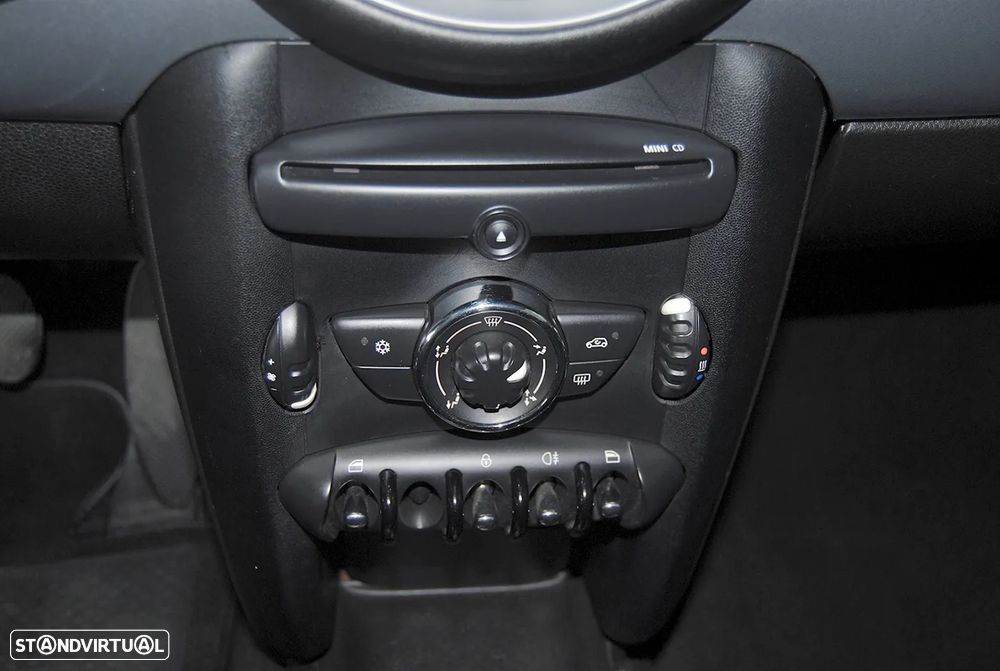 MINI 3 Portas One D - 23