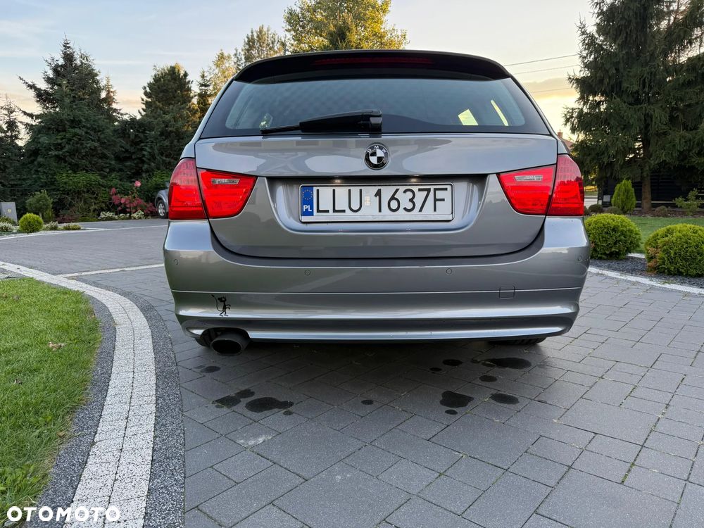 BMW Seria 3 320i - 12