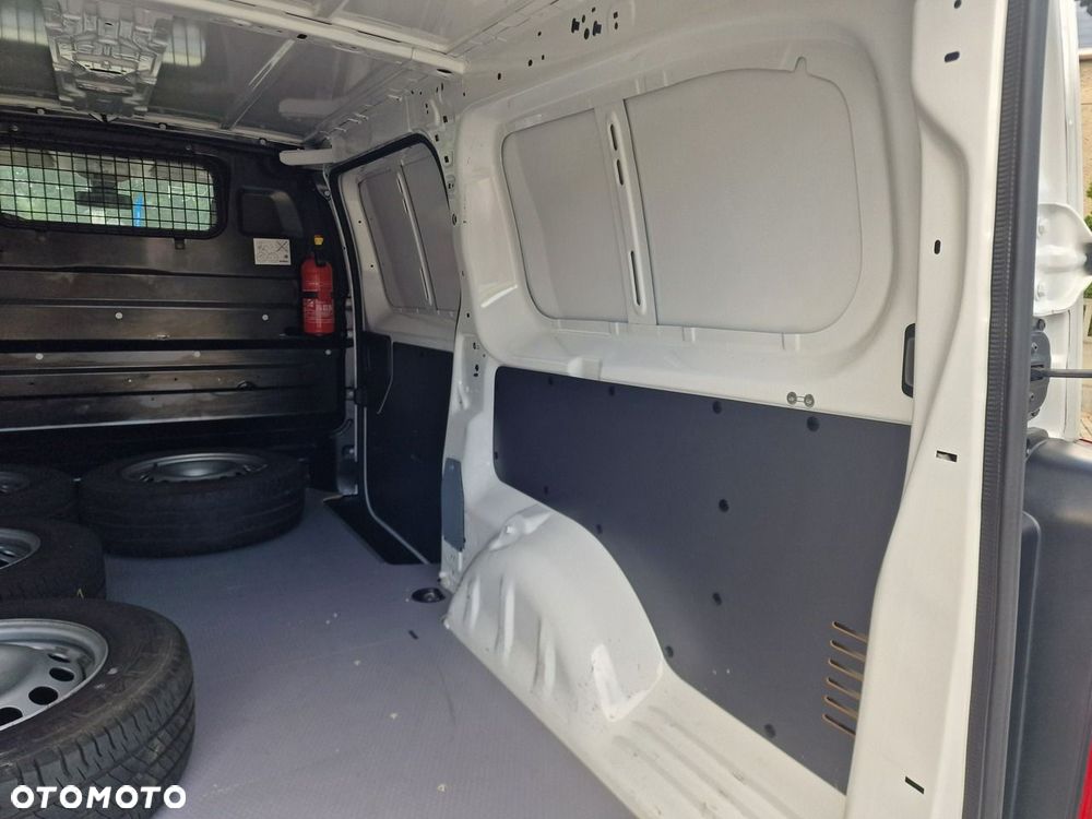 Opel Vivaro - 22