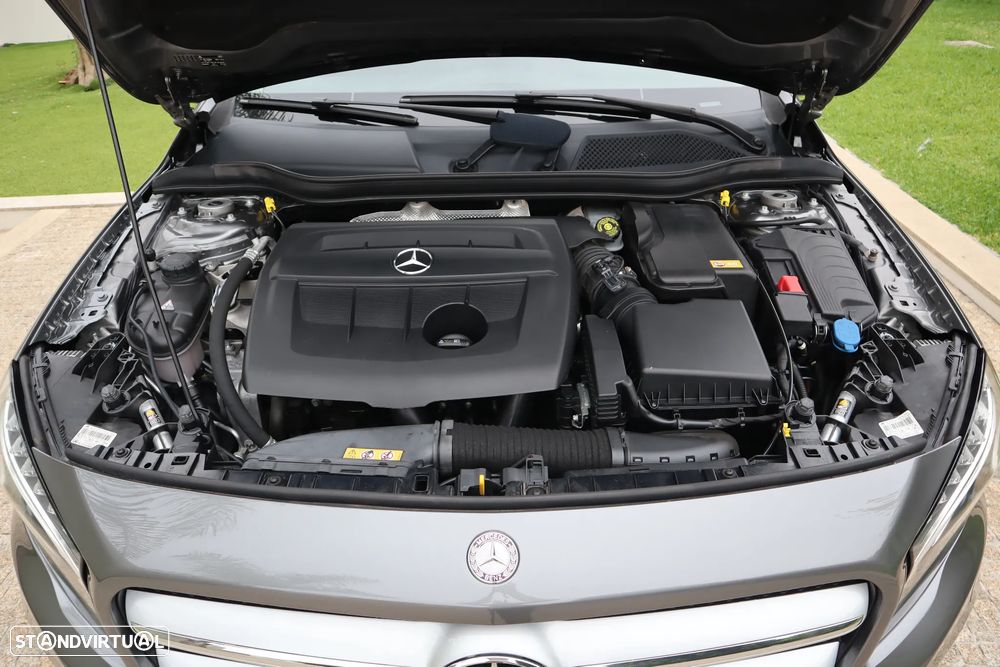 Mercedes-Benz GLA 180 d Urban - 11