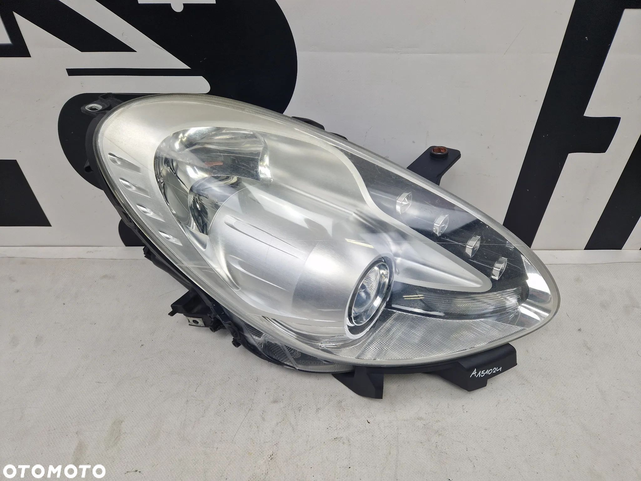 Lampa reflektor prawy Alfa Romeo Giulietta - 1